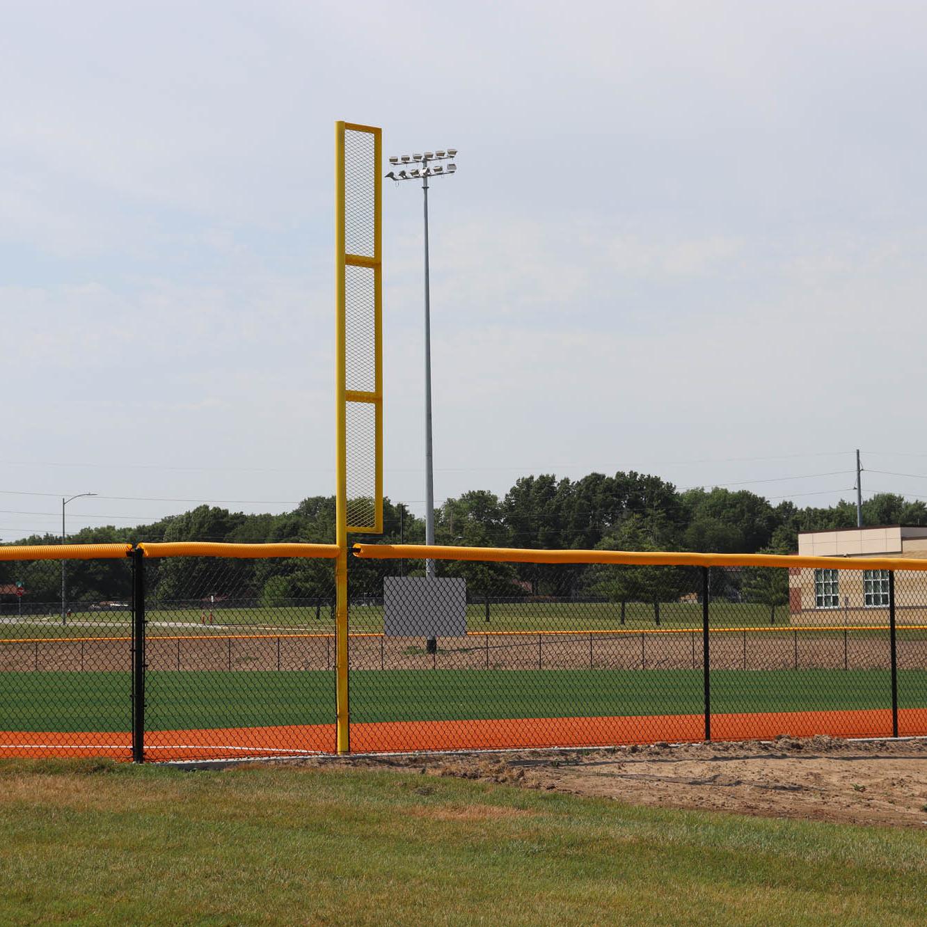 foul pole 